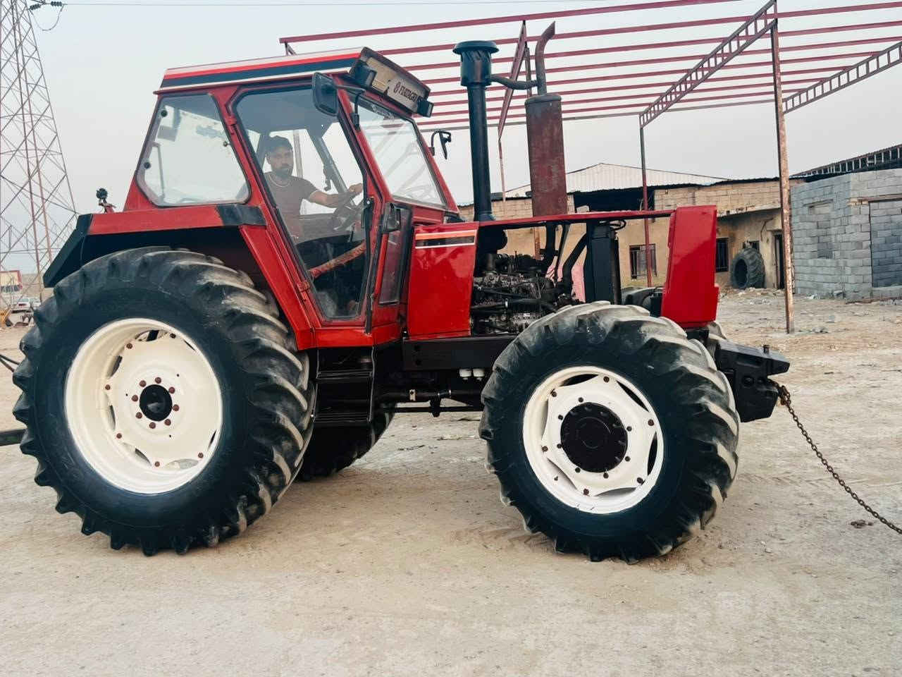 سلام عليكم للبيع 115 بدون رقم. المكينه جاهزه من كلشي. كير اكسن جهاز رفع محرك كفاله  المكينه مال جناي  مكان وسط زبيديه الاستفسار عله هاذه رقم ***********
