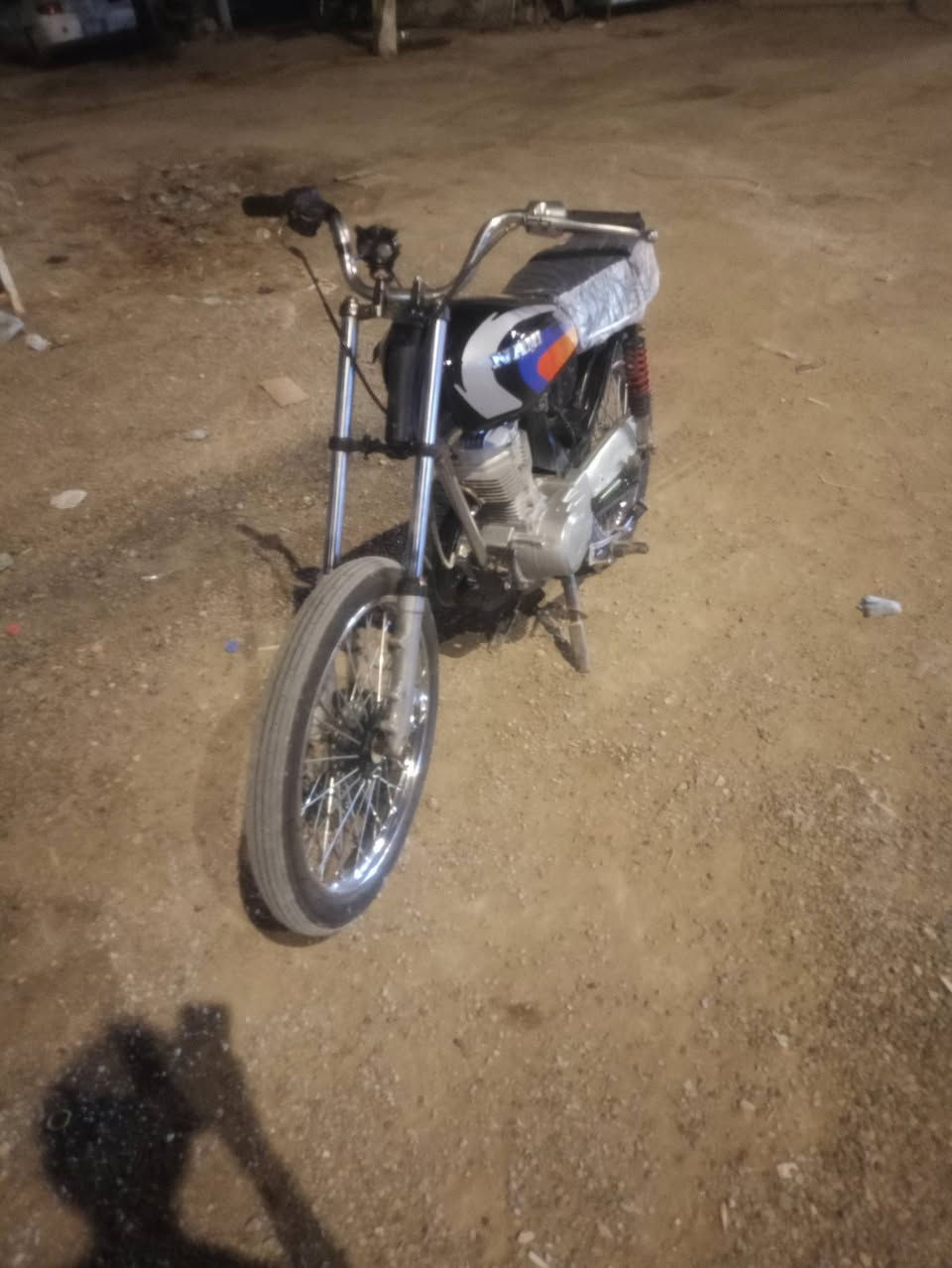 اربعه كير للبيع( كلك) 
موديل 22 مكينه والشاصي شلامجه مفتوحة بوشه وبستهم ولفات 01 
ضفيره ودينمه جدد صارلهن سبوع حورت الكهربايات عليه انسه الباتري
التايرات والچواب  جدد والويل الكدامي هوه والسيامه والبطيخه
وياه سوبايه
6
ملاحظة بيه طگطه عل النمره الوله وبعد ملاحظه بل الخاص ادزه لك 
خاص مفتوح 
***********
دوانيه شاميه 🤌🏿
