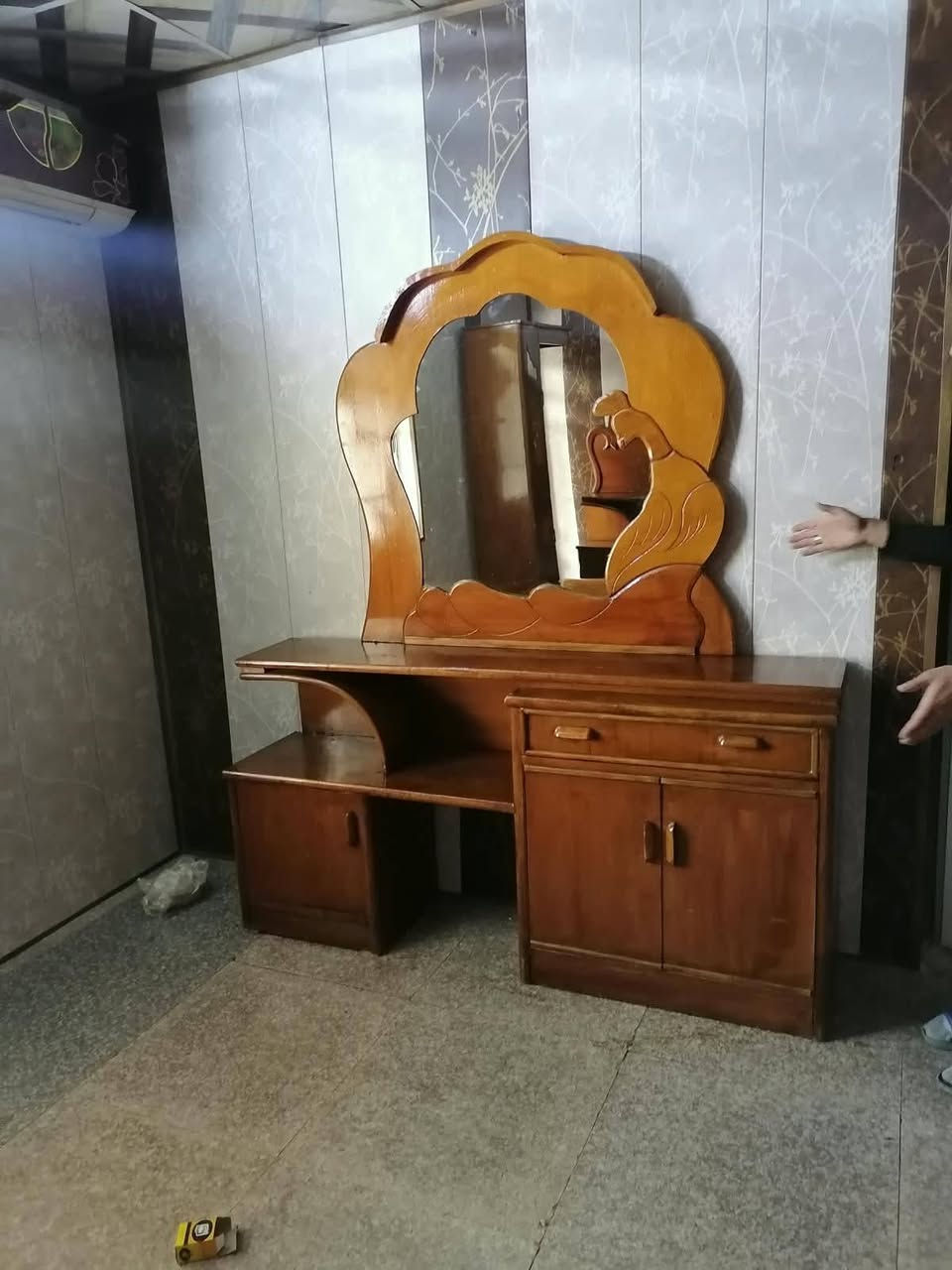 غرفة نوم
السعر ٤٠٠
بابل شارع ٨٠
للتواصل
***********
