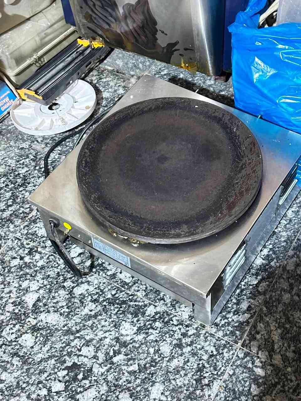 ماجستير إيطالي مكينه قهوه السعر بـ16 ورقه 

طاحونه قهوه بـ150 الف 

جهاز الوافل: بـ125 الف 

جهاز الكريب: بـ100 الف والأسعار قابله للتفاوض 
والأرقام 
***********
***********
