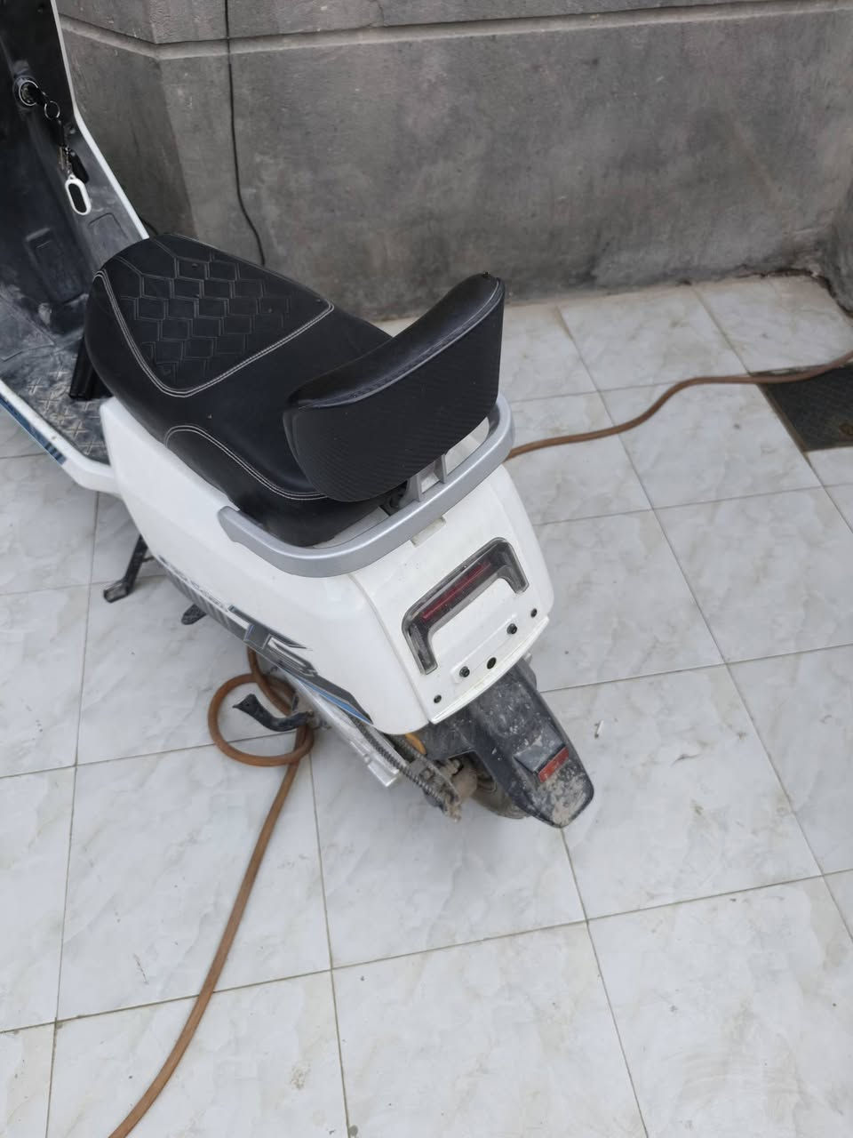 دراجه شحن جديده خمس بطاريات للبيع او مراوس ***********
