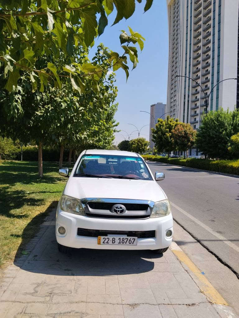 هايلكس • ٢٠١١ • بدون صبغ