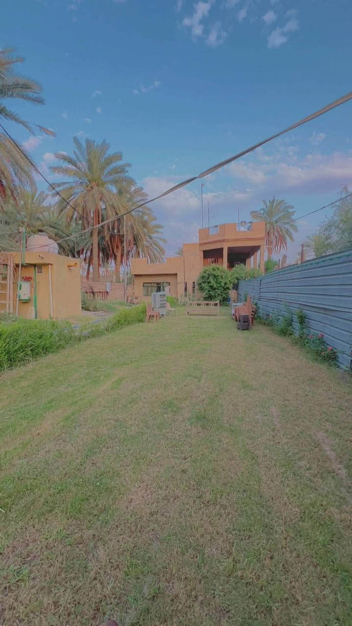 دار للبيع  على شارعين صاير ملك صرف زراعي سند 25
البناء مساحه 250 متر 
مع الحديقة يصير 640 متر 
العنوان كميرة قرية الحاج صبر 
للاستفسار ***********
