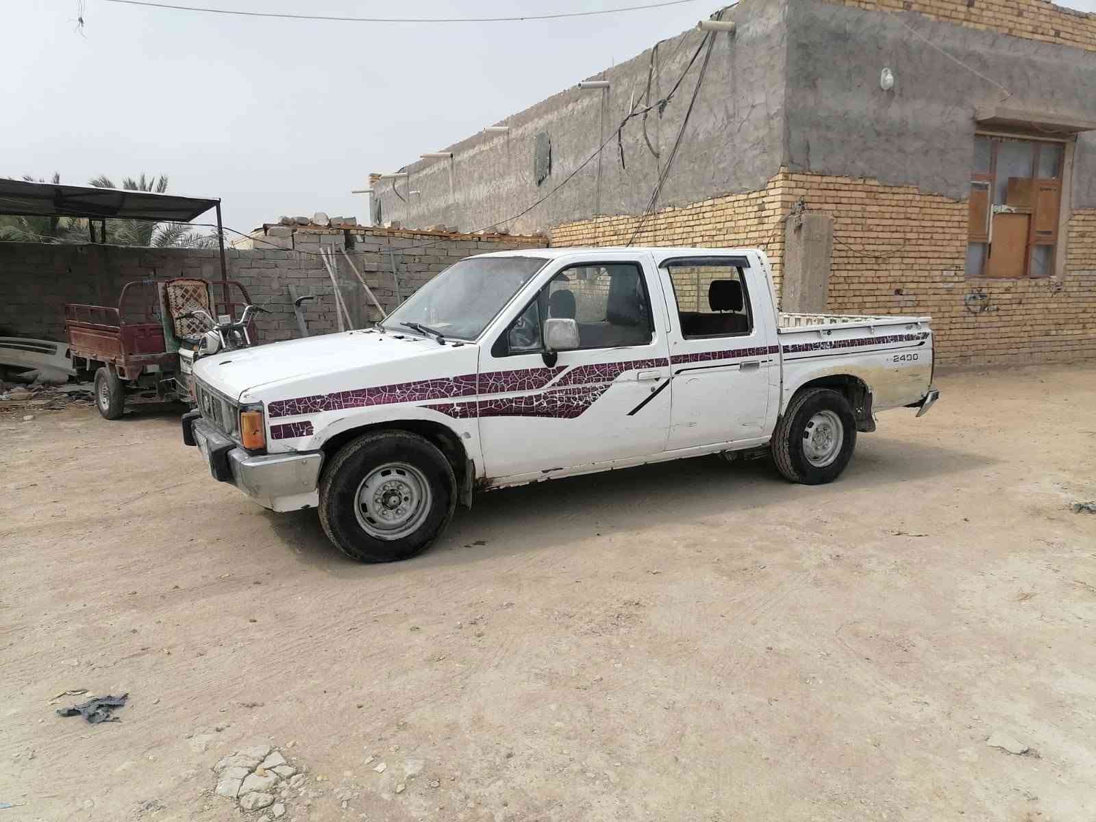 سلام عليكم نيسان للبيع ٩٢ اوتماتيك سنويه مجدده ل٢٧ سياره جاهزه من كلشي كامل مواصفات تحويل ثاني يوم المكان ذي قار سوق الشيوخ النتصال *********** السعر ٣٥
