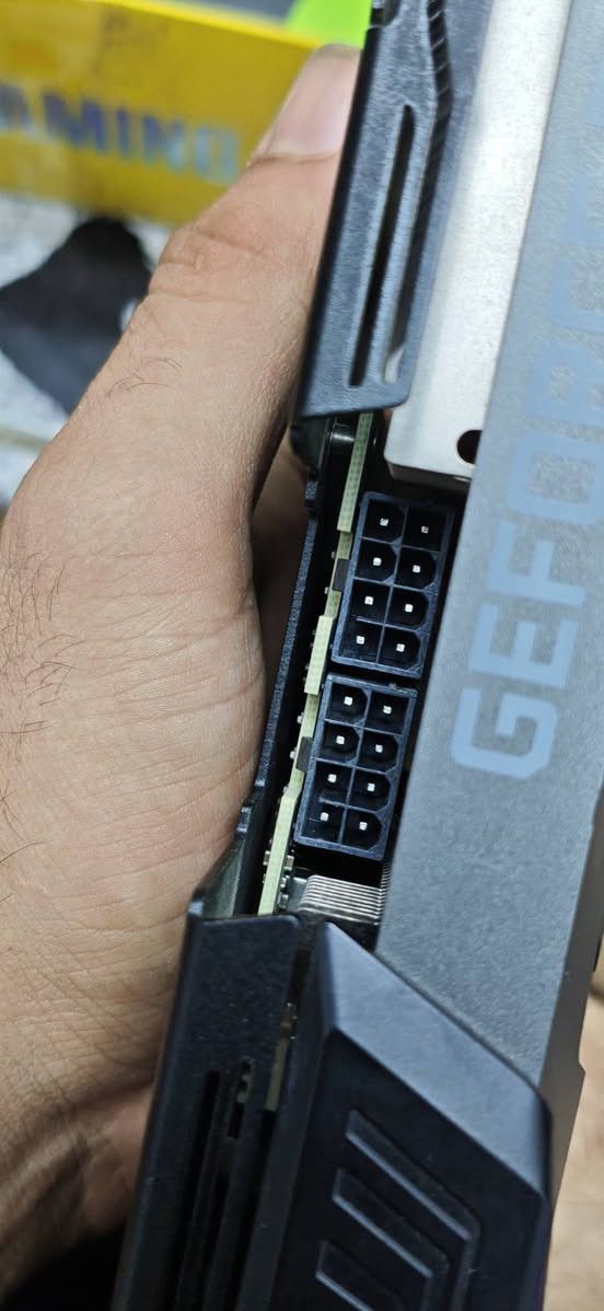 سلام عليكم 
عندي كارت الشاشه rtx3070 8 g نوع زوتك
ريدة  ابيع ب425 الف 
حرارة  بل العاب 72~ 73 
راس خاص  او على وتس اب 
رقم ***********
