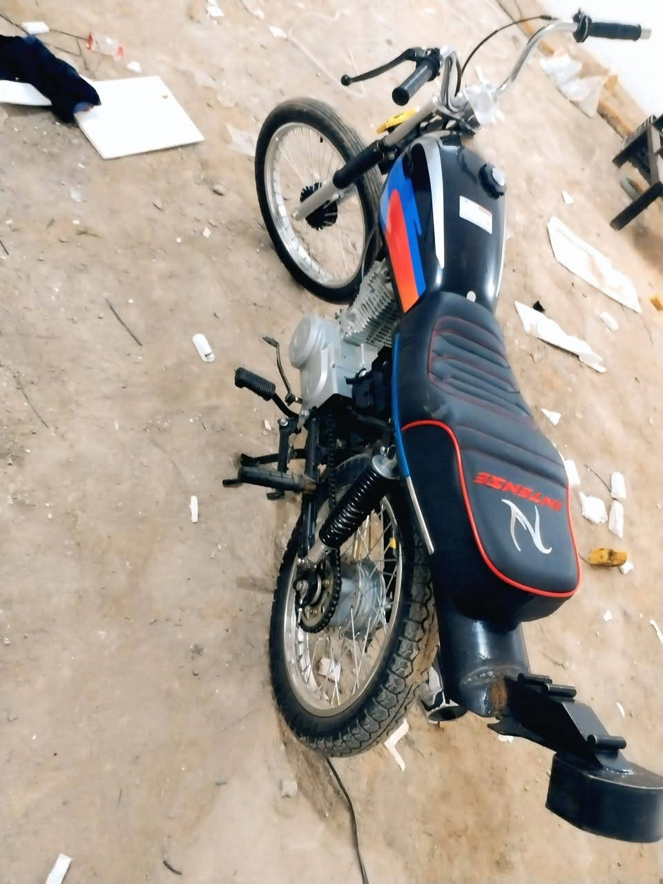 موطور للبيع كله جديد بس المكينه مستعمله السعر ب ٧٠٠ وب مجال حك الجيه مكان واسط نعمانيه تواصل خاص او واتساب ***********
