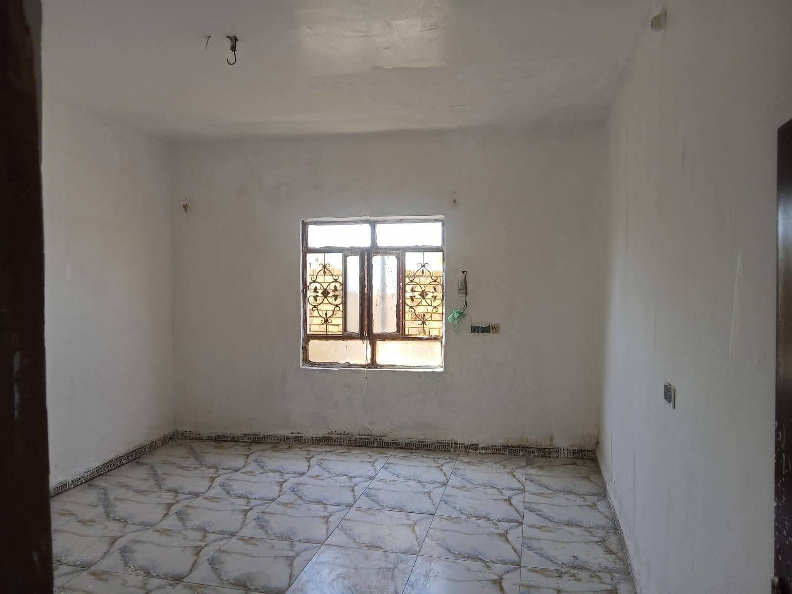 طريق السنية • ١٦٠م • جاهز وفارغ