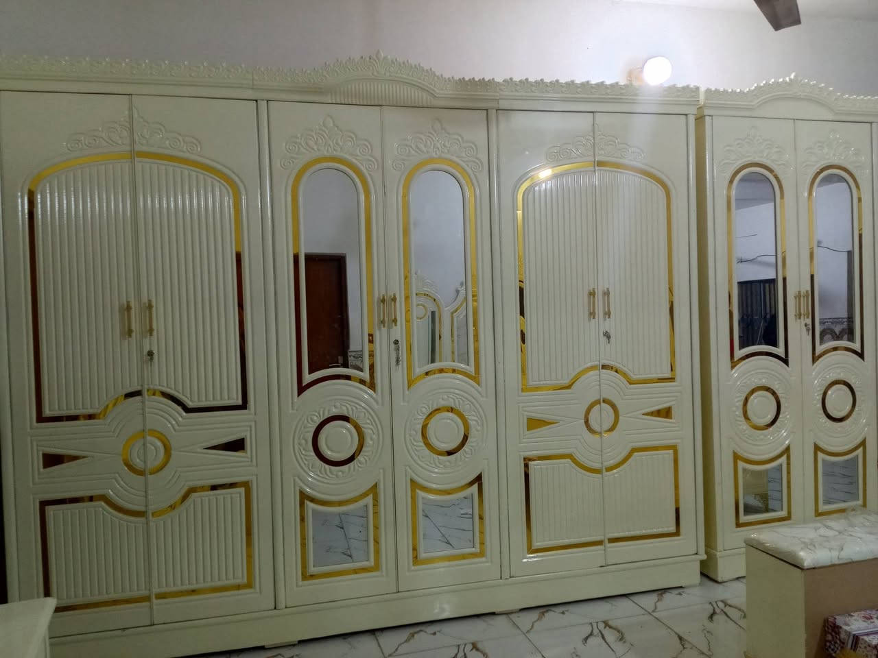 غرفه البيع اصلي ومناسب و الشراي بي خير و يدلل الاتصال على هذا الرقم*********** واتساب او اتصال
