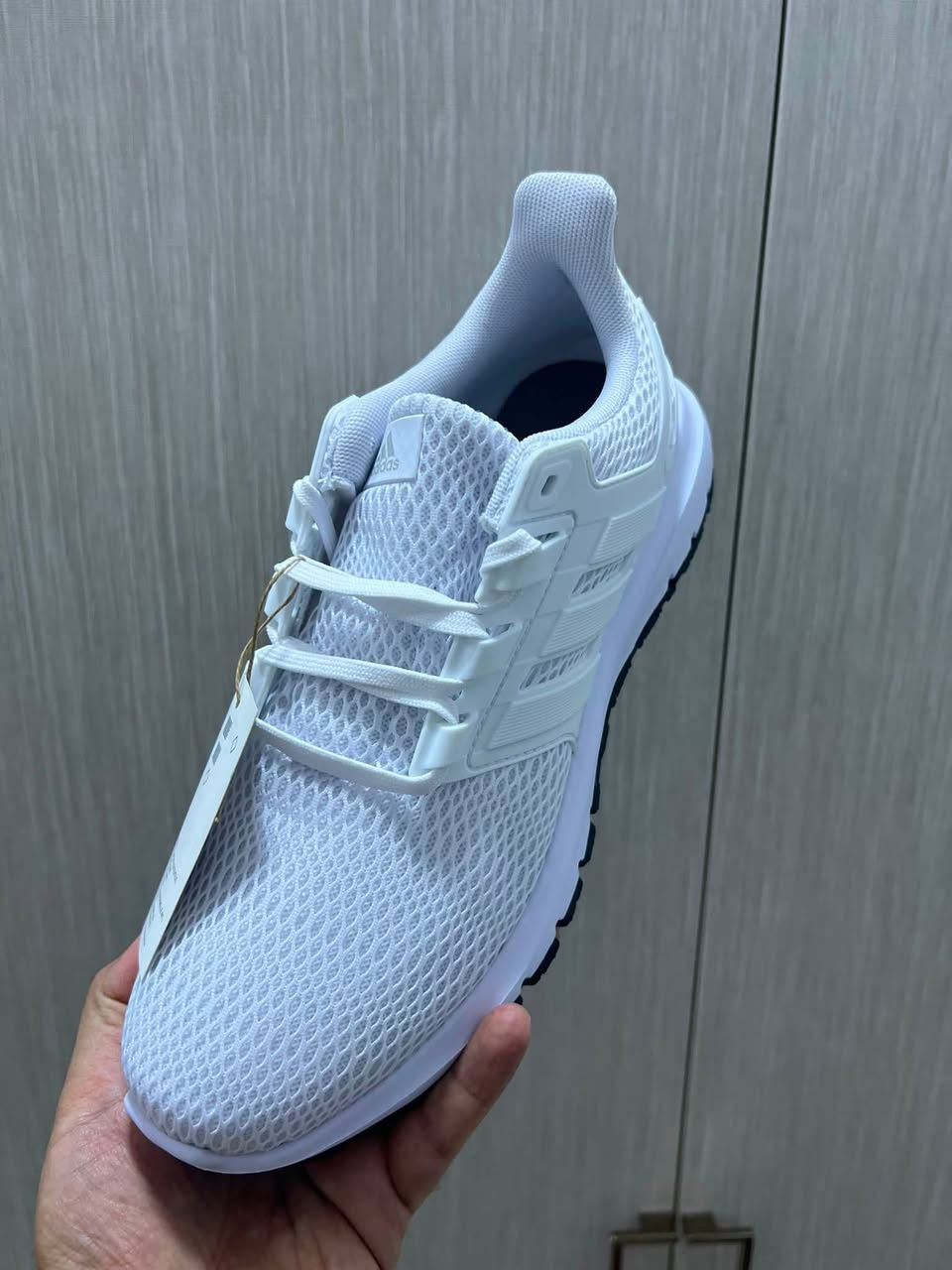 � للبيع – Adidas Ultimashow 🔥

👟 أصلي 100% وكالة
📦 جديد بالكارتون
🎨 اللون: كحلي مع أبيض
📏 المقاس: 42 

✅ مريح جدًا بفضل تقنية Cloudfoam
✅ مناسب للمشي والاستخدام اليومي
✅ تصميم أنيق وخفيف

💰 السعر: 150 ألف دينار عراقي

📩 للاستفسار خاص او واتس اب
***********
