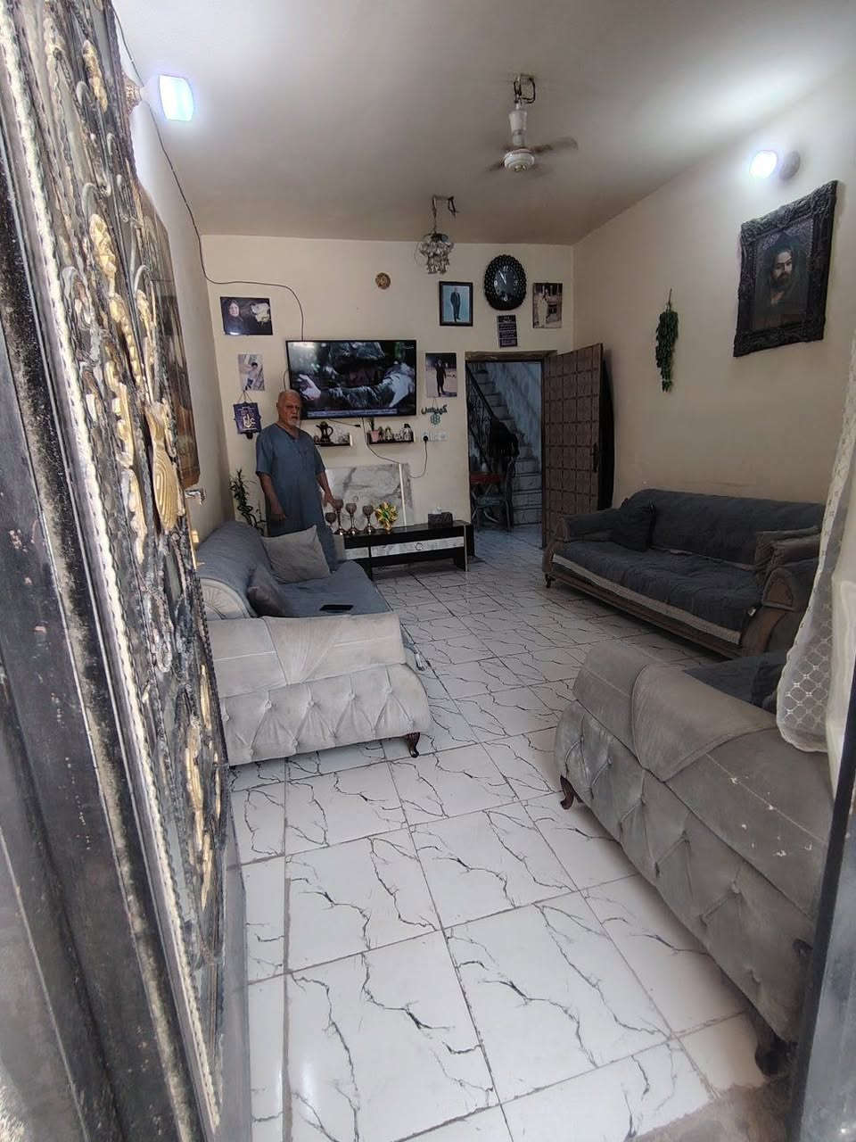 سلام عليكم بيت البيع مساحه 120متر طابق بيت طابو زراعي وكاله ام الصوره  جاهز مابي نقص مكانه زعفرانيه شارع كهرباء قرب صيدليه زينه علي رقم الهاتف ***********استفسار على رقم غير متواجد نت
