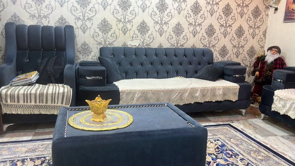 السلام عليكم قنفات تفصال الله شاهد عند وكاله سويتهن ما ينشالن كما موضح بصور سعرهن نهائي 850 الف نهايتهن والله صارن عليه مليون 450 من غير نقل الي يرديهن هذا رقم معقل ***********
سعرهن قفل خوان مع زوليه  1500 شانه حرير نقشه صياد بلونهن نهايتهه 300 قياسهه 2/3 ماخذتهه 450 وأنتم اعرف للحرير الإيراني تراكم 5600
رقم1133 0770645
