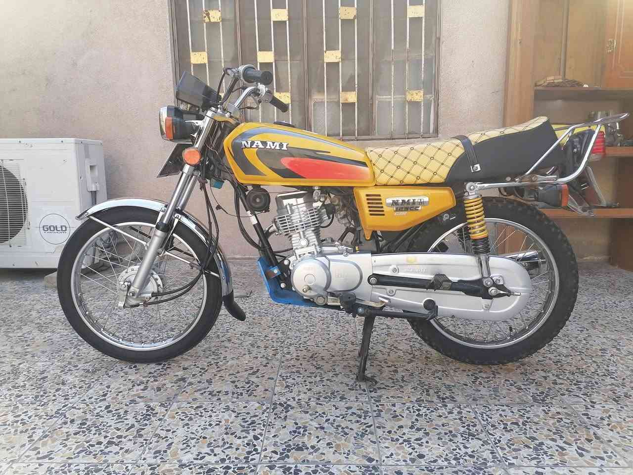 السلام عليكم دراجة نامة شلامجة مديل 2023 طالعة ب2024 رقم وسنويه كفالة عامة جديده مامفتوح بيهة اي شي تجي تفحص شوف عينك سعر مليونين ومية العنوان البصره الحكيمية قرب النافورات رقم ***********
