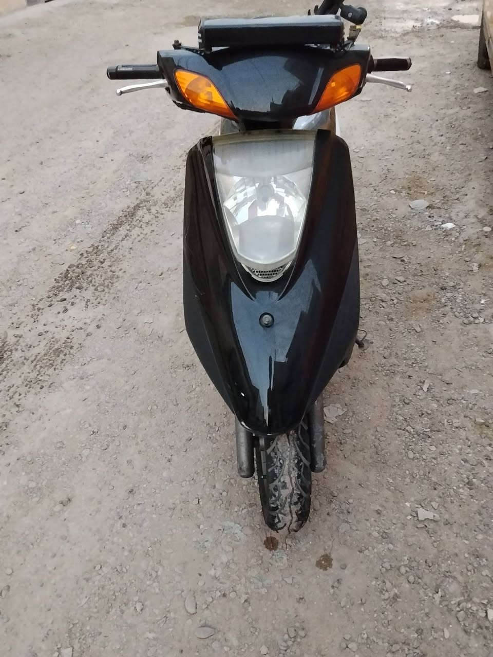 بريز نوزل
الدراجه مكينة نضيفة لا نضوح ولا تبخير
كلجاتهة حلوة تايرات جدد بيهة سماعة مثبت تلفون 
كفراتهة تجاري اصلي للجمالية 
بيهة ضعف فيتبم وخيط اكسل ممبين سعر 675 
***********
