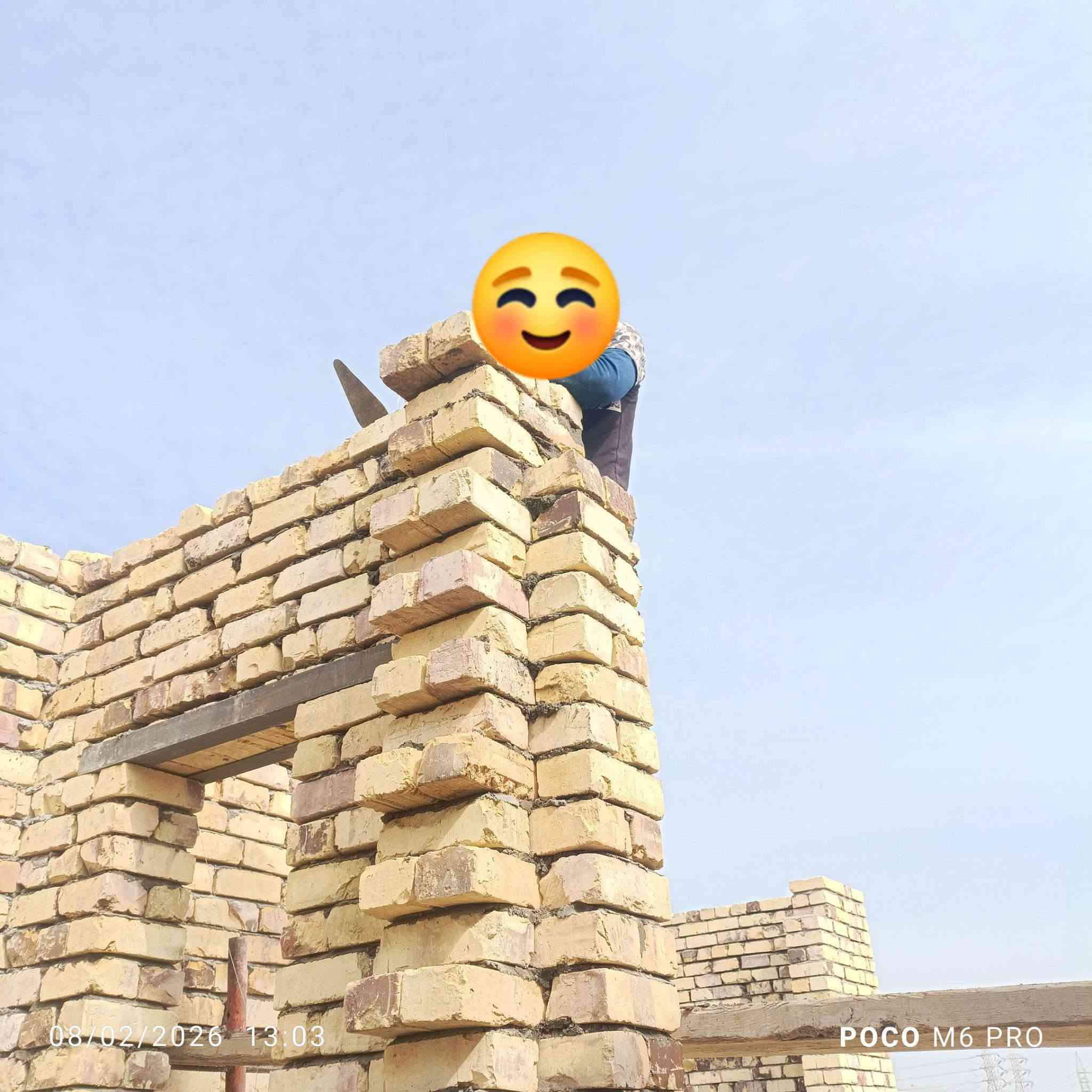 خلفه بناء على دبل وقطعي  اتصل ودلل بلخدمه موجود كادر 4خلقات ***********
