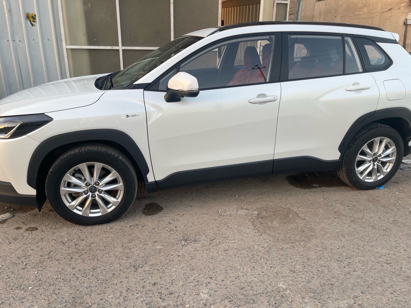 كروس موديل ٢٥ لبيع فول موصفات 
سعر ٢٨٣٠٠ مكفول من صبغ وبارد بيهة فقط رصعات في بدايه البنيد