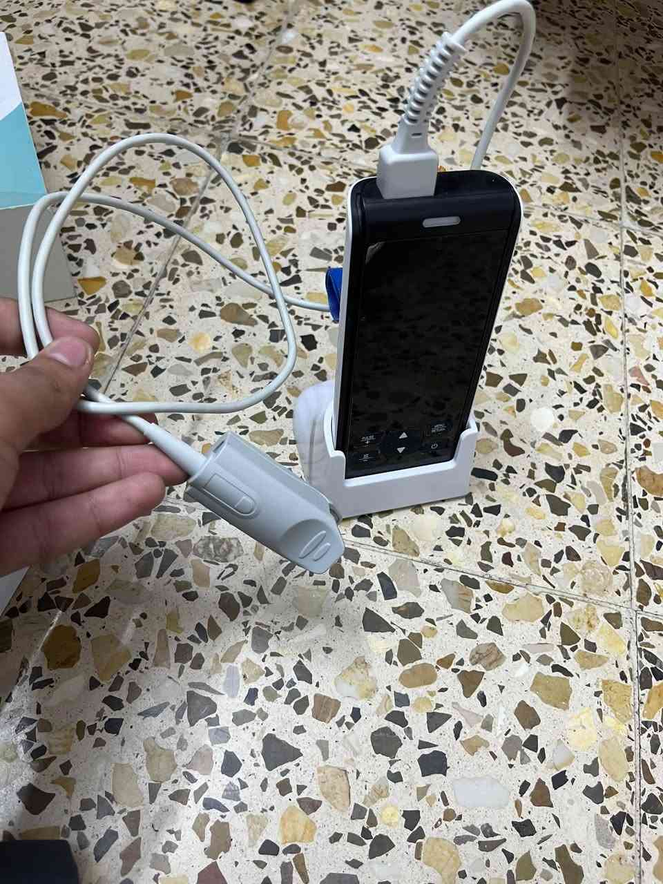سعر الجهاز الواحد 100 ال2 ب200جهاز تسكير البلغم
وجهاز قارى(oximeter) العنوان بغداد 
رقم الهاتف ***********
