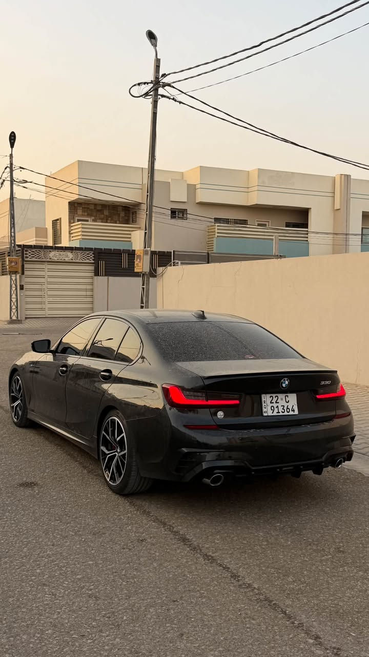 🔥 BMW 330i M-Package | موديل 2022 🔥
🇺🇸 وارد أمريكي | صفر مسج | جاهزة من كلشي

🚘 المواصفات والتجهيزات:
• M-Package كامل 🔥
• محرك 2.0 لتر TwinPower Turbo
• 4 سلندر — 255 حصان
• گير أوتوماتيك 8 سرعات
• دفع خلفي RWD
• بصمة + كارت
• دخول وتشغيل ذكي
• LED داخلي Ambient Lighting
• لايت داخلي متحرك وذكي ✨
• Adaptive LED أمامي يتحرك ويا الستيرن
• لايت ترحيبي عند الاقتراب من السيارة
• حساسات أمامية + خلفية + جانبية
• رادارات
• كاميرات 360°
• Parking Assistant
• فتح الشنطة بالدوسة
• مقاعد جلد
• ستيرن M Sport
• عدادات رقمية
• شاشة وسطية
• Apple CarPlay / Android Auto
• مرايات كهربائية وطي كهربائي
• وياله M Sport
• نظام صوتي
• أنظمة أمان ومساعدة متعددة

🛠️ حالة السيارة:
• الضرر ربع بنيد فقط
• بدون دواخل
• جاملغ مبدل بلادي نفس اللون
• السيارة صفر مسج وجاهزة من كلشي

📋 التسجيل:
• رقم أربيل مداور أو وكالة حسب طلب المشتري

📍 مكان السيارة: بغداد

🔑 رقم الشاصي:
3MW5R1J04N8C62727

💰 السعر: 278 ورقة

📞 ***********
