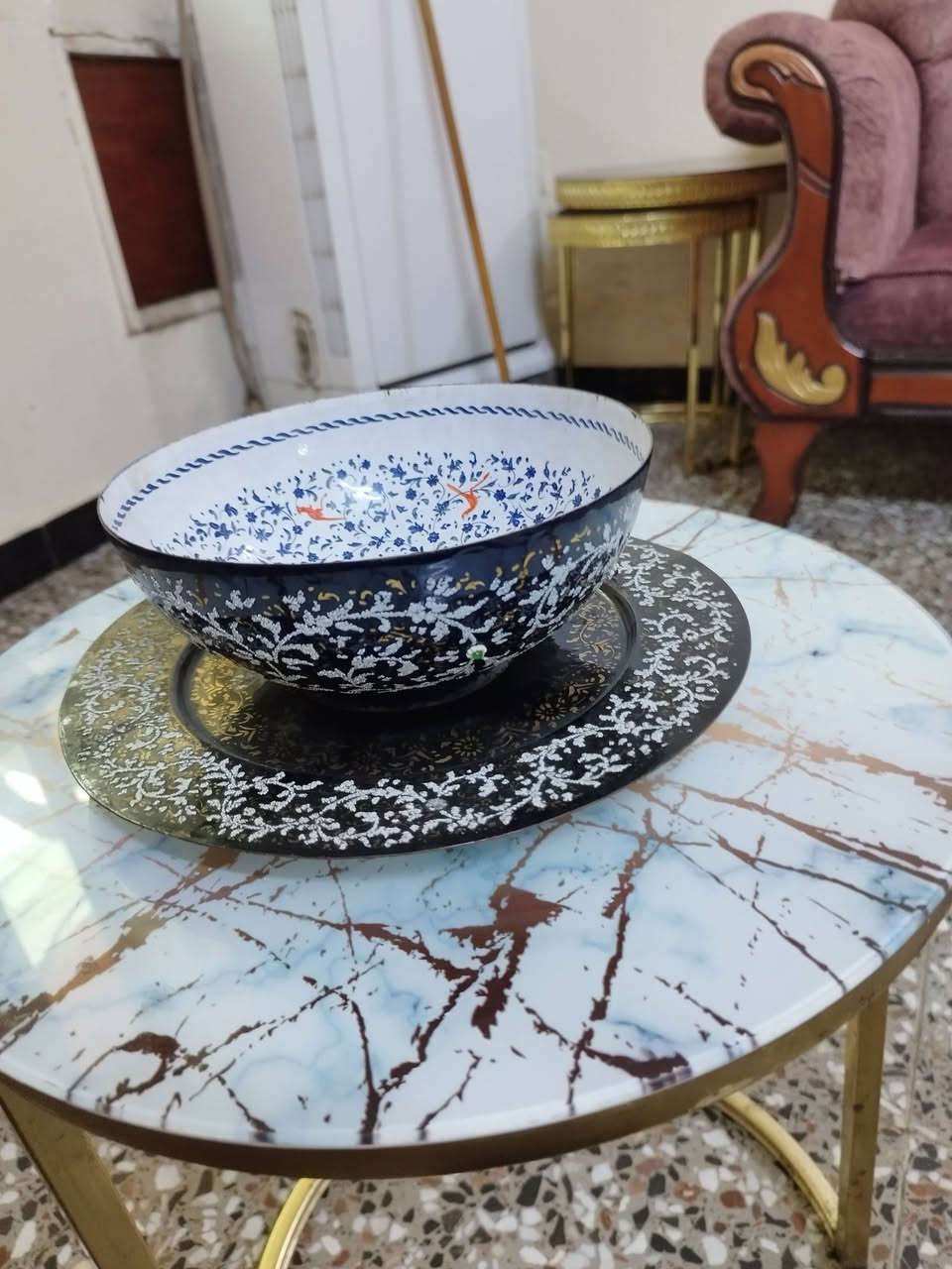 السلام عليكم مجموعة اغراض انتيكا كلمن وسعره 
***********
