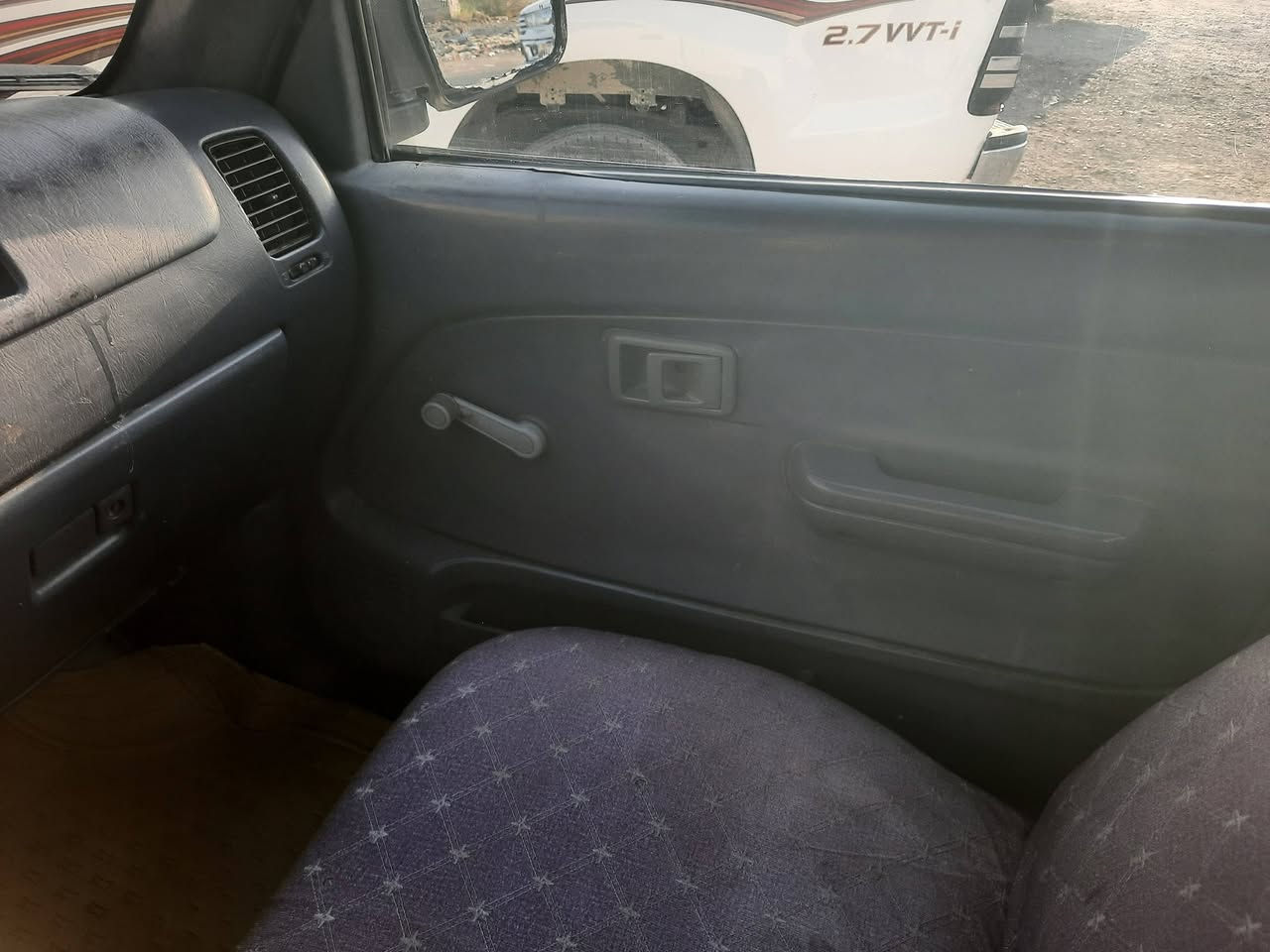 لبيع بيكم موديل ٢٠٠١رقم بغداد نكليزي  شرط تحويل محرك وكير وكسل وشاصي مكفولات صدر جديد تبريد ثلج كهربايات كل شغال رقم هاتف ***********لسعر ٧٥وبيه مجال لمكان ديالى لمقداديه
