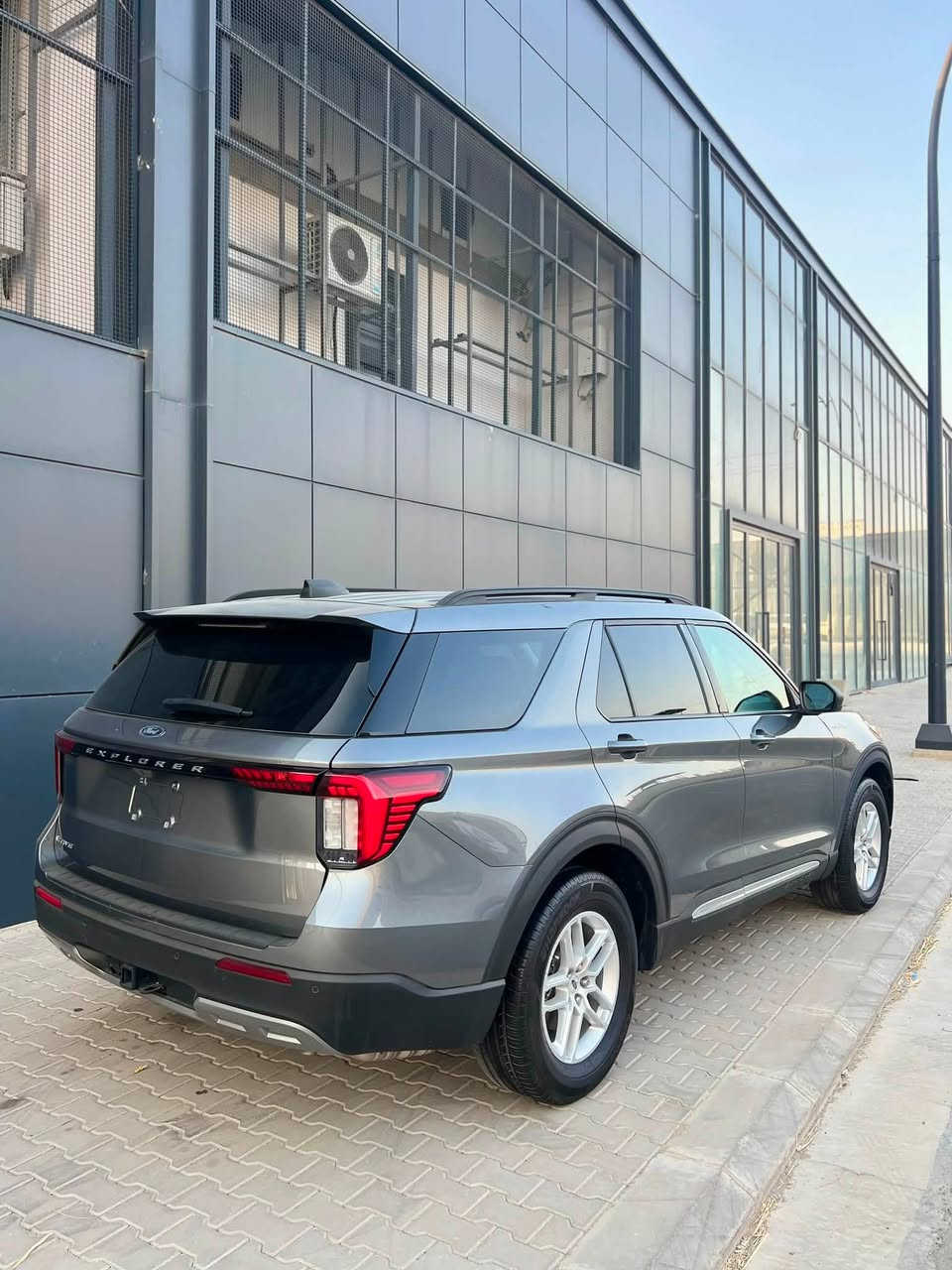 𝐅𝐎𝐑𝐃 𝐄𝐗𝐏𝐋𝐎𝐑𝐄𝐑-𝐀𝐂𝐓𝐈𝐕𝐄
فورد اكسبلور (ACTIVE) 

موديل : 2025

بدون رقم بشرط الترقيم شمالي

اللون : نفطي

عدد المقاعد : 7 راكب

المسافة المقطوعة : 22000 مايل 

حجم المحرك : 2.3L TURBO ( 4,سلندر )

 السعر : 26,000 $$

الضرر : كما موضح بالصور
بدون صبوخ بدون دواخل 

رقم شاصي 1FMUK7DH2SGB29786

المواصفات : 𝐀𝐂𝐓𝐈𝐕𝐄

كيج الكتروني

بصمة ابواب

بصمة تشغيل

تشغيل عن بعد ,𝐑𝐄𝐌𝐎𝐓𝐄 𝐒𝐓𝐀𝐑𝐓

شاشة دشبول ديجيتال

كاميرا

كير ماوس 

هاند بريك بصمة

اوتو هولد : 𝐀𝐔𝐓𝐎 𝐇𝐎𝐋𝐃

اوتو ستارات : 𝐀𝐔𝐓𝐎 𝐒𝐓𝐀𝐑𝐃

اوتو ستوب : 𝐀𝐔𝐓𝐎 𝐒𝐓𝐎𝐏

رادار امامي (تحديد مسار)

رادار جانبي  (نقاط عمياء)

رادار خلفي (التحذير من الاصطدام)

حساسات خلفي

نظام : 𝐄𝐂𝐎

نظام : 𝐍𝐎𝐑𝐌𝐀𝐋

نظام : 𝐒𝐏𝐎𝐑𝐓

نظام : 𝐓𝐎𝐖/𝐇𝐀𝐔𝐋

نظام : 𝐒𝐋𝐈𝐏𝐏𝐄𝐑𝐘

مانع انزلاق+𝐀𝐁𝐒

تحكمات استيرن

استيرن هيتر

كشنات هيتر 

تبريد لمس

تبريد مركزي

صندوق شفط كهربائي 

لايتات 𝐋𝐄𝐃 ليد وعدسة زينون بيلادي

بكلايتات 𝐋𝐄𝐃 ليد بيلادي

وبقية المواصفات المعروفة 

العنوان :

السلیمانية

‏

‏‎

‏‎للاتصال والاستفسار ؛ ***********
