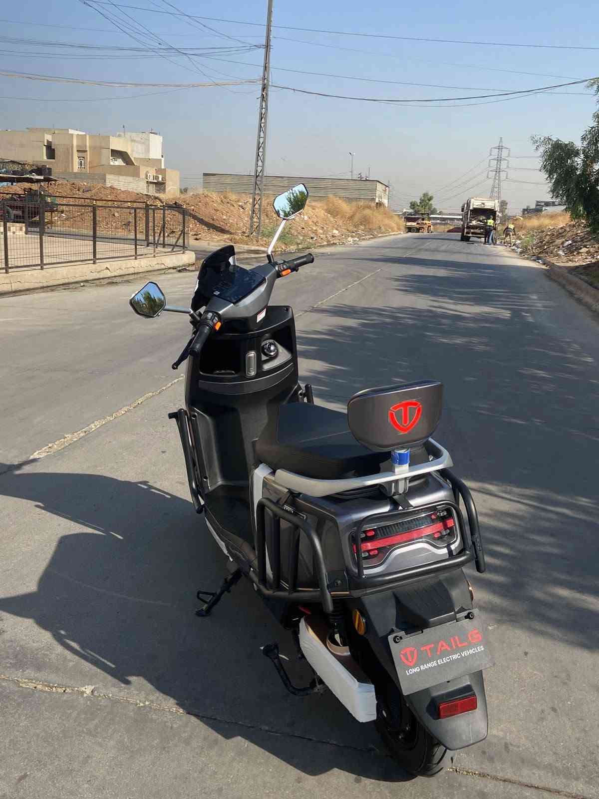 الزيرو الزيرو 
دراجه تيسلا من الشركه العالميه تايلنج
مستخدم شي قليل وصل ضمان بيها 
المواصفات!؟
سويجين وبصمتين
سته باتري 35امبير
ملف 2000نحاس حقيقي
سرعه 70حقيقي 
نظام بك
دبل اشاره 
اشاير يمين يسار 
لايت زينول عالي ناصي
مثبت سرعه 
الكارتون مال شاحنه والمرايات موجودين 
للبيع او المراوس حسب القناعه للاستفسار الاتصال 
***********او مراسله الواتساب
السعر خاص 🧿
