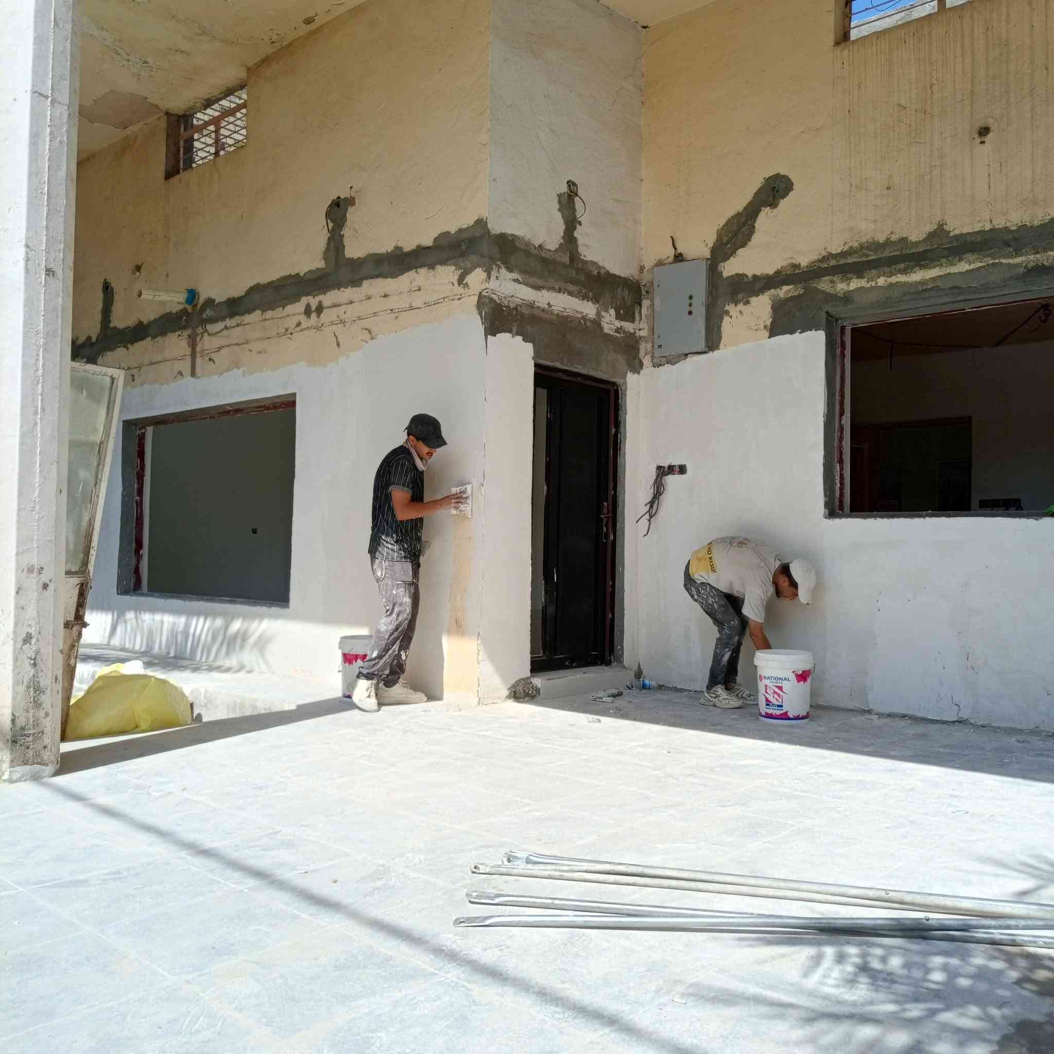 سلام عليكم متابعينا الكرام جانب من أعمالنه عرض خاص باللاسعار صبغ الواجهيات والحديد ابواب شبابيك بابل لتواصل ***********
