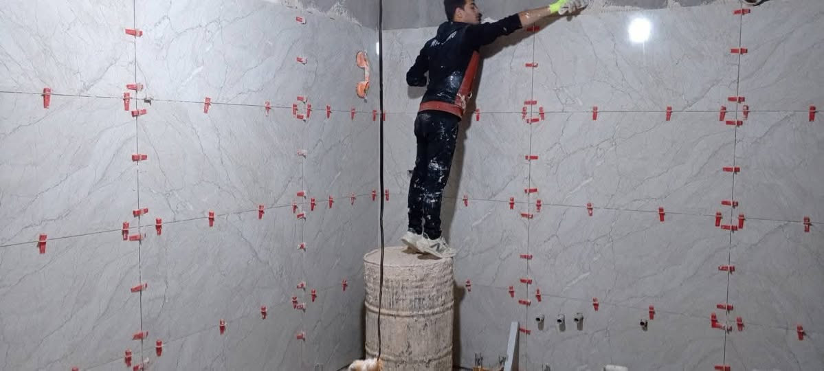خلفه بورسلين مرمر 
جداري ارضي 
عمل درجة اولى 
عملي النجف كوفه
وات ساب 
اتصال ***********
متفرغ حاليا
نشتغل بليوميه 
وع متر
