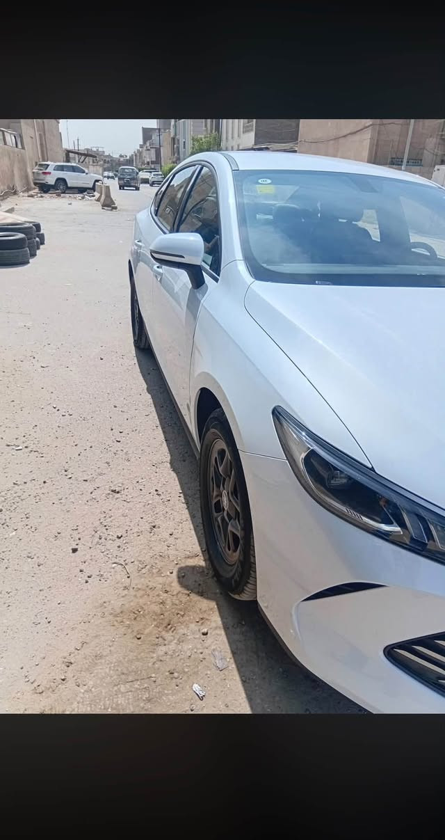 بي وايدي  2025 كن بلاس داخل زيتوني ماشيه 5 الالف فقط السياره جديده وعله وضع الشركه مكفوله كفاله عامه السعر 20و 700 وبيها مجال بسيط الرقم ***********
