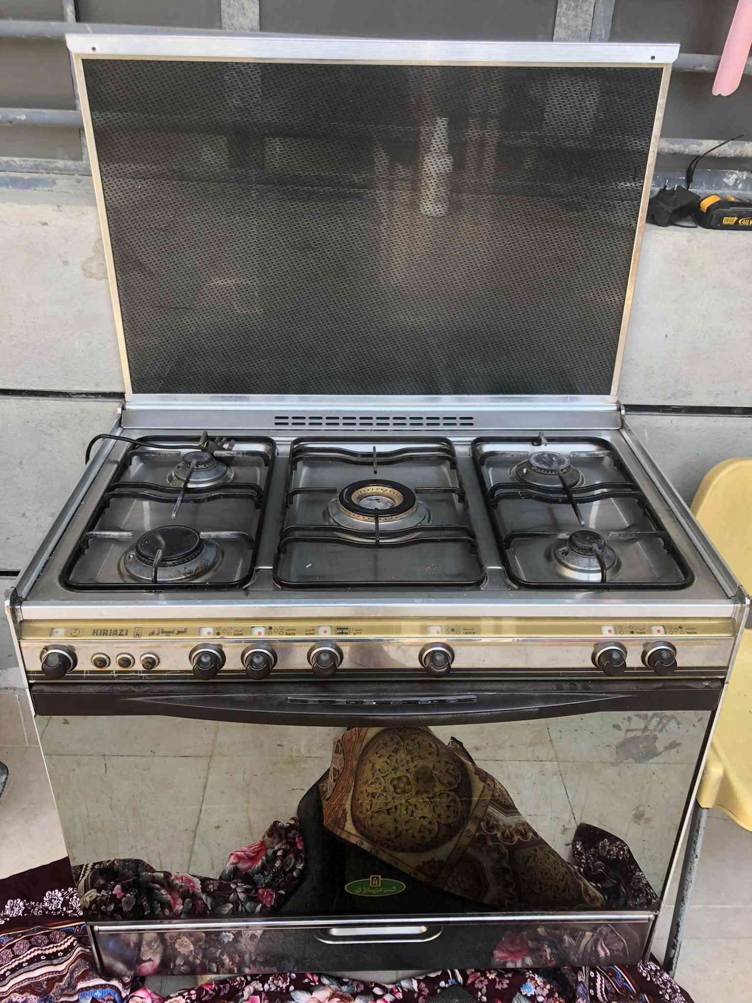 السلام عليكم
طباخ كريازي اصلي باب اول شغال ونظيف جدا
السعر 150 الف
كاروك طفل هزاز وجرارة كبيره السعر 30 الف
ابعاد الكاروك الارتفاع 75 سم العمق 60سم العرض 100 سم 
***********
بغداد 
لايوجد توصيل
