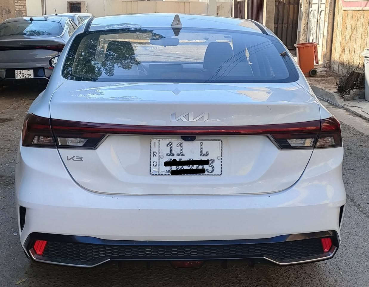 السلام عليكم 
للبيع  كيا
K3
موديل 23 
خليجي تجميع الصين
رقم بغداد الجديد 
ماشية 80 الف 
محرك 1500 دبل نوزل 

فول مواصفات 
من سلايد وتحكمات 
وبصمة تشغيل وابواب
ولد نهاري ليلي
ولد ابواب
وداخل جلد
تبريد قطعتين 
شاشه لمس
دشبول دجتل
وباقي مواصفات الفول

مكفولة من الصبغ والتبديل 
( باب خلفيه بيها طخة ترجع بارد
ورصعه بسيطه بالجاملغ امامي.)
موضحه بالصور.
مكاني بغداد 
حي الاعلام 
السعر 129
***********

