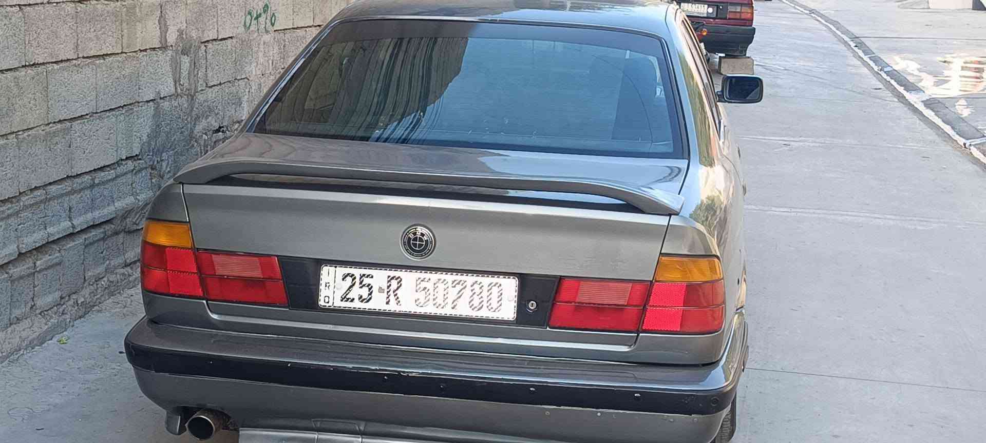 بي ام 520كير عادي سنوي جديد جام كهربائية سلايت كهربائية سياره بدون ضرب كير ومحرك شرط مقدمين على دفتر بنزين بسه باقي عل استلم سعر 38بي مجال *********** كركوك, العراق
