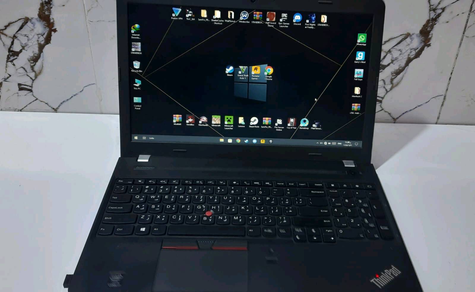 السلام عليكم لابتوب جديد مستخدم قليل جيد فيgames وا تصفح 

مواصفاته:
كرت شاشة: radeon r7 m265 series 

معالج I7 5500U

رامات ddr3//////12

مساحة تخزين 700///256SSDوا 512 HDD

سعره:  بيها مجال لشراي____450الف____


اسم لابتوب: Lenovo e550
