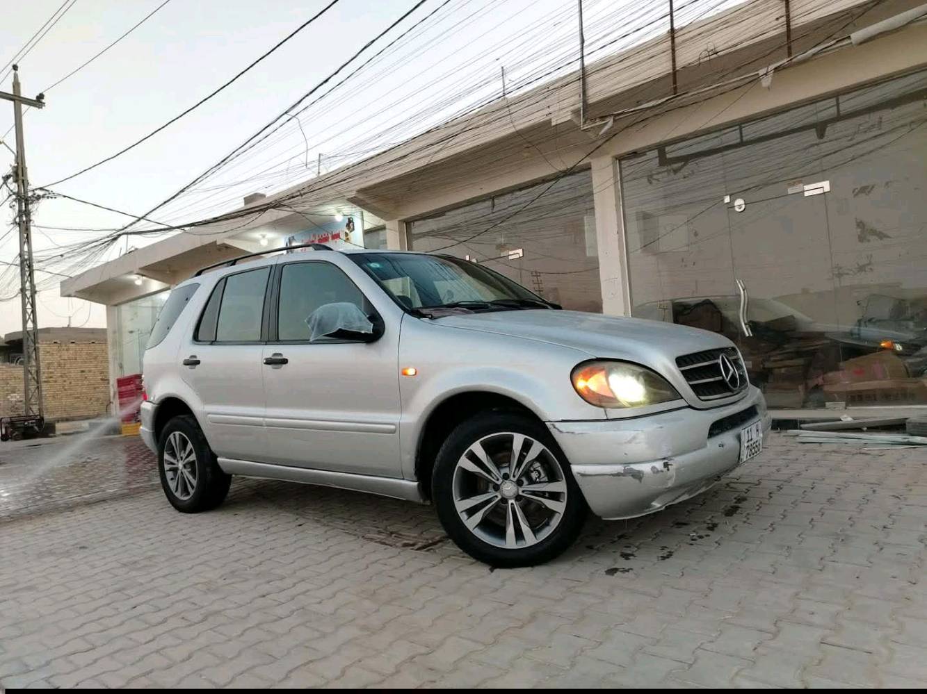 مارسيدس موديل 2000 ml320  سياره نضيفه وحلوه السعر 75 مكانها واسط الكوت وبيها مجال استفسار ***********