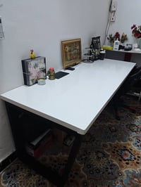 ميز حاسبة • ٢م • ام دي اف