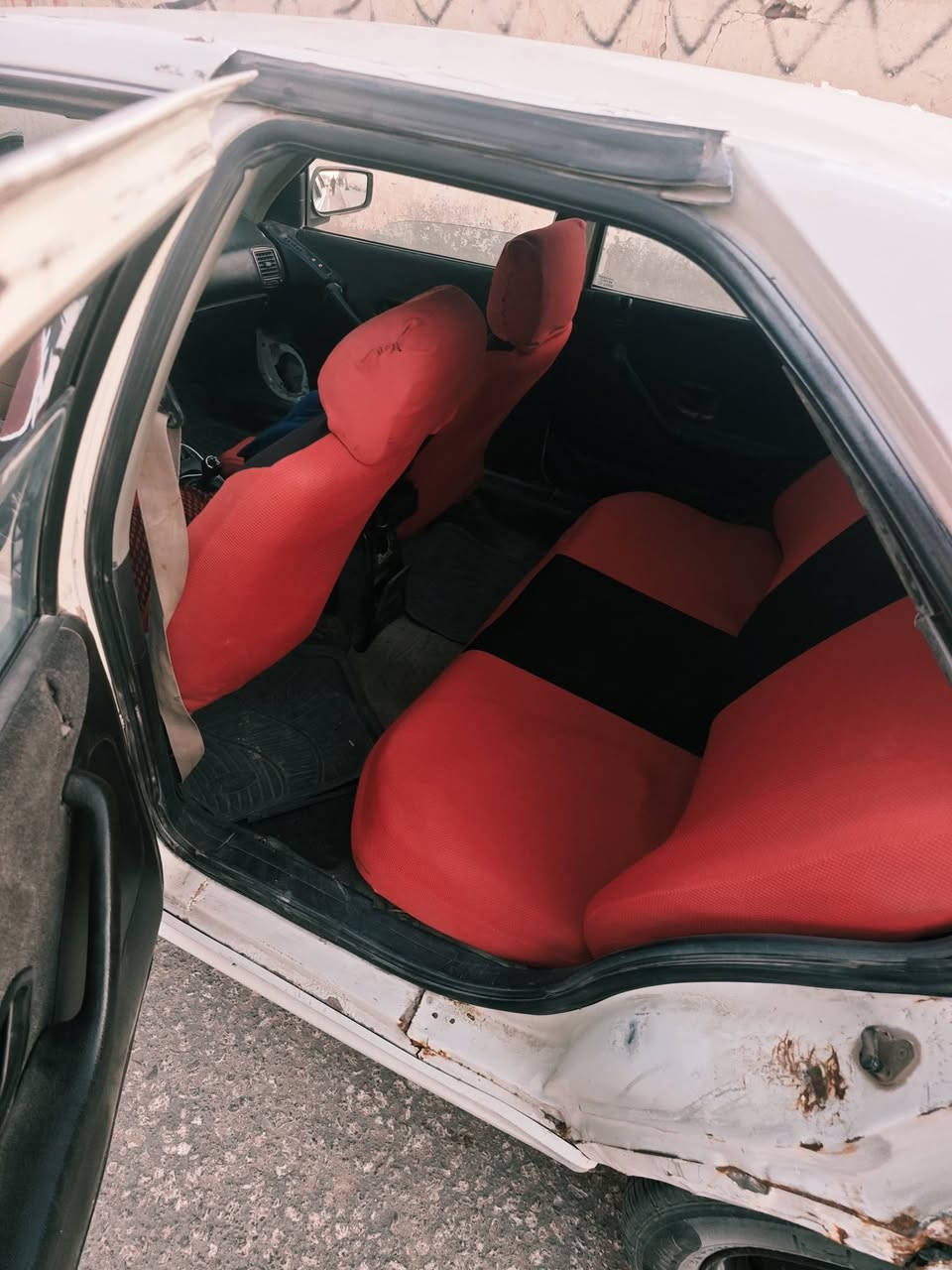 سلام عليكم بيجو بارص خصوصي مالك نجف بس ما واصله سنويه المعلومات السنويه ضاعت عندي  ستنساخ ضايعه الاصليه هاي تفاصيله مكينه وكير زينات العنوان الدوانيه قضاء الحمزه الشرقي السعر ١٥ أو مراوس بتكسي سمند أو ٤٠٥)( ***********
