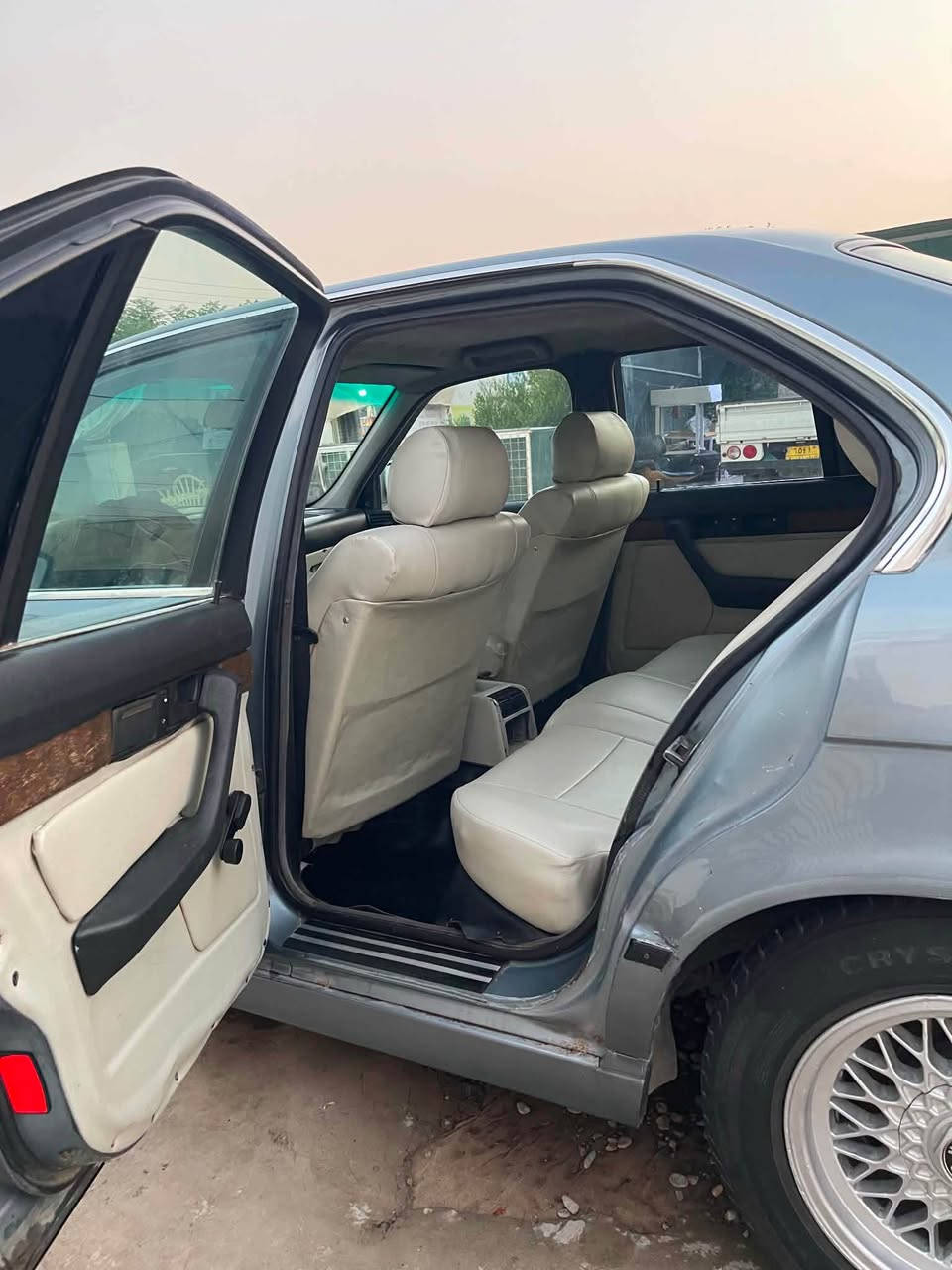 BMW 525 مەکینە سەقەر  بەبی دەحم و لیدران ئارم پلاستیک دهۆکە سەیارەکە ئیمن نیە نامە مەنیرن موشتەری ئەوە رەقەمی ساحیبی *********** 
*********** أربيل, العراق
