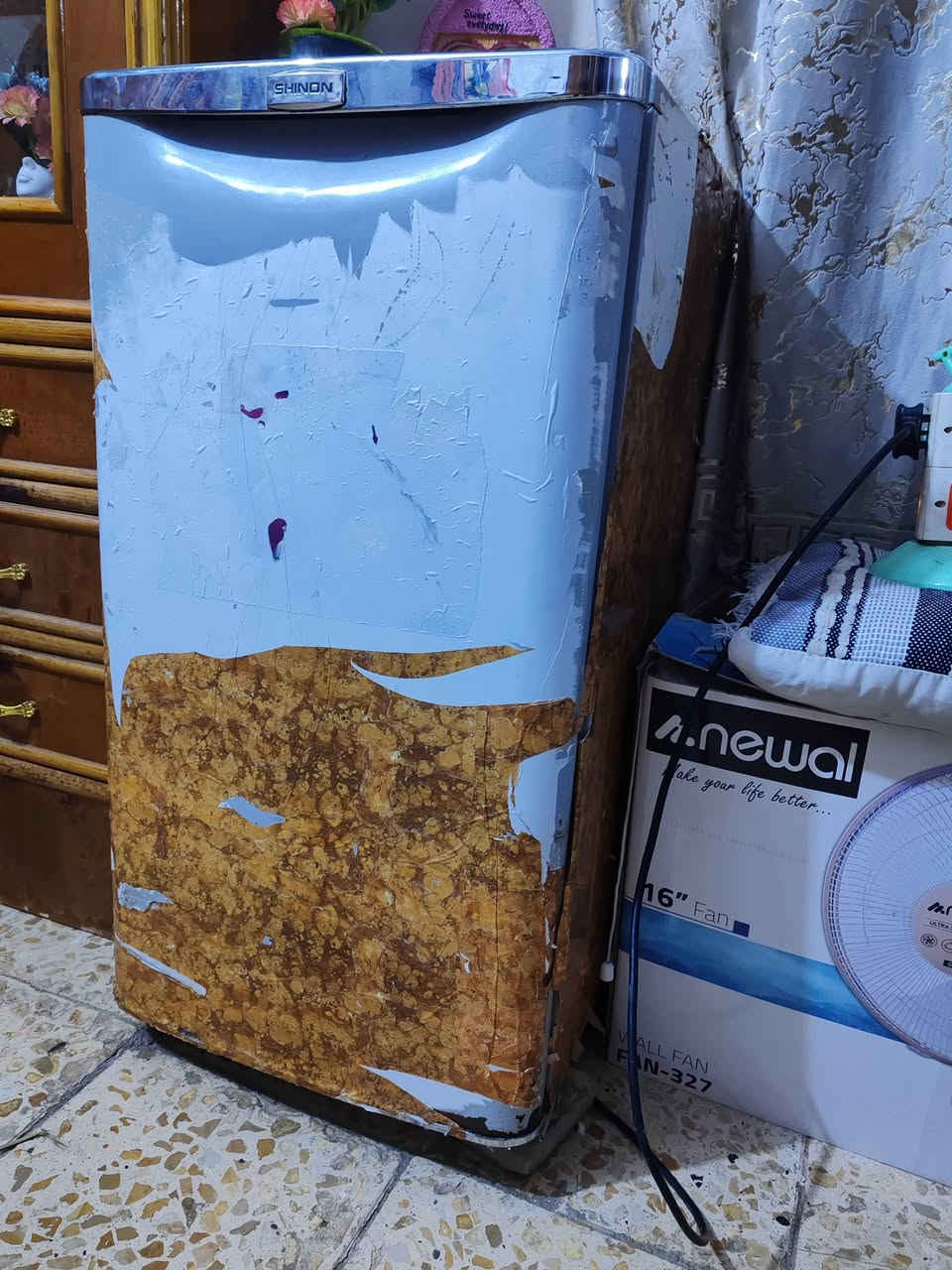 ثلاجه الحجم الصغير للبيع علفحص شرط لتجميد والتبريد فوول لفول مكاني نجف حي العسكري سعر ٣٥  تواصل َواتساب ***********
