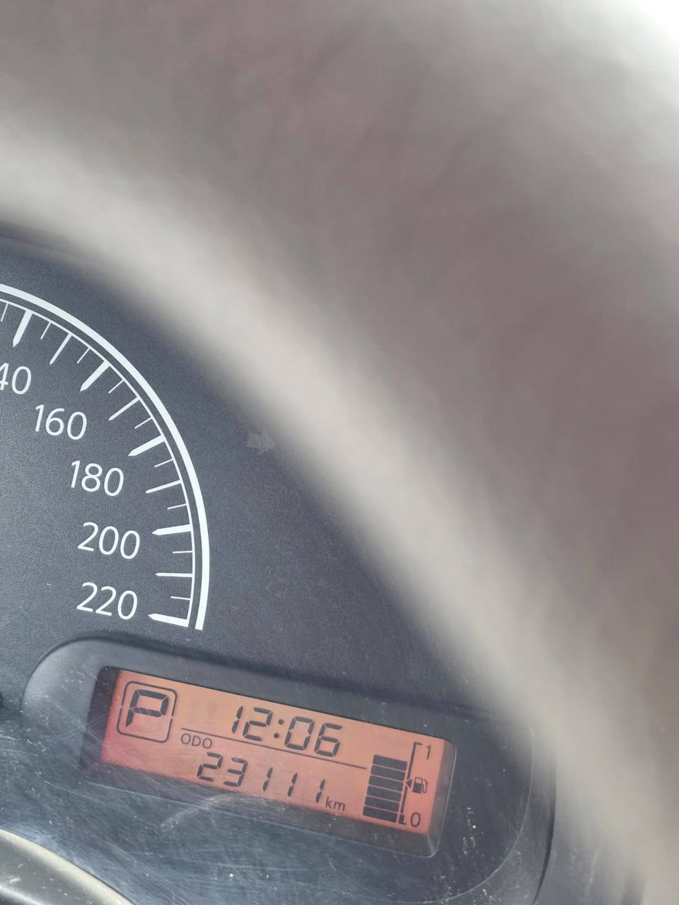 نيسان صني • موديل ٢٤ • ماشيه ٢٣ الف