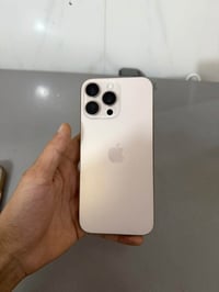 آيفون ١٦ برو ماكس • بطارية ٩٠٪ • كامل ملحقات