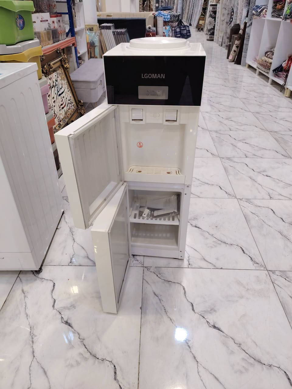 //___ براد ماء من شركة LG //__ قطعة اخيرة 
__ السعر // ١٧٥,٠٠٠ الف //____
رقم هاتف ***********
