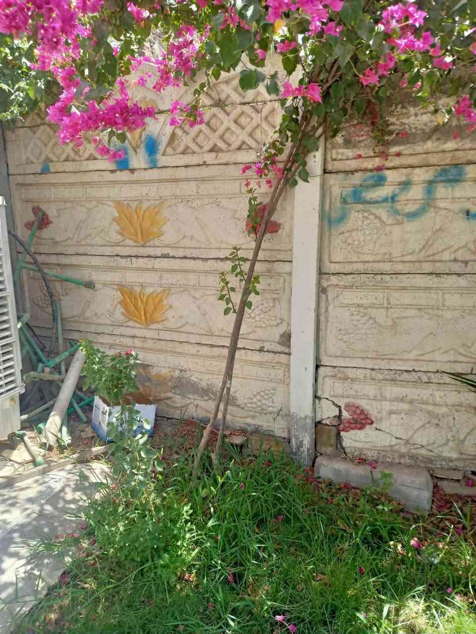 سياج جاهز مستعمل  للبيع استفسار : ***********
