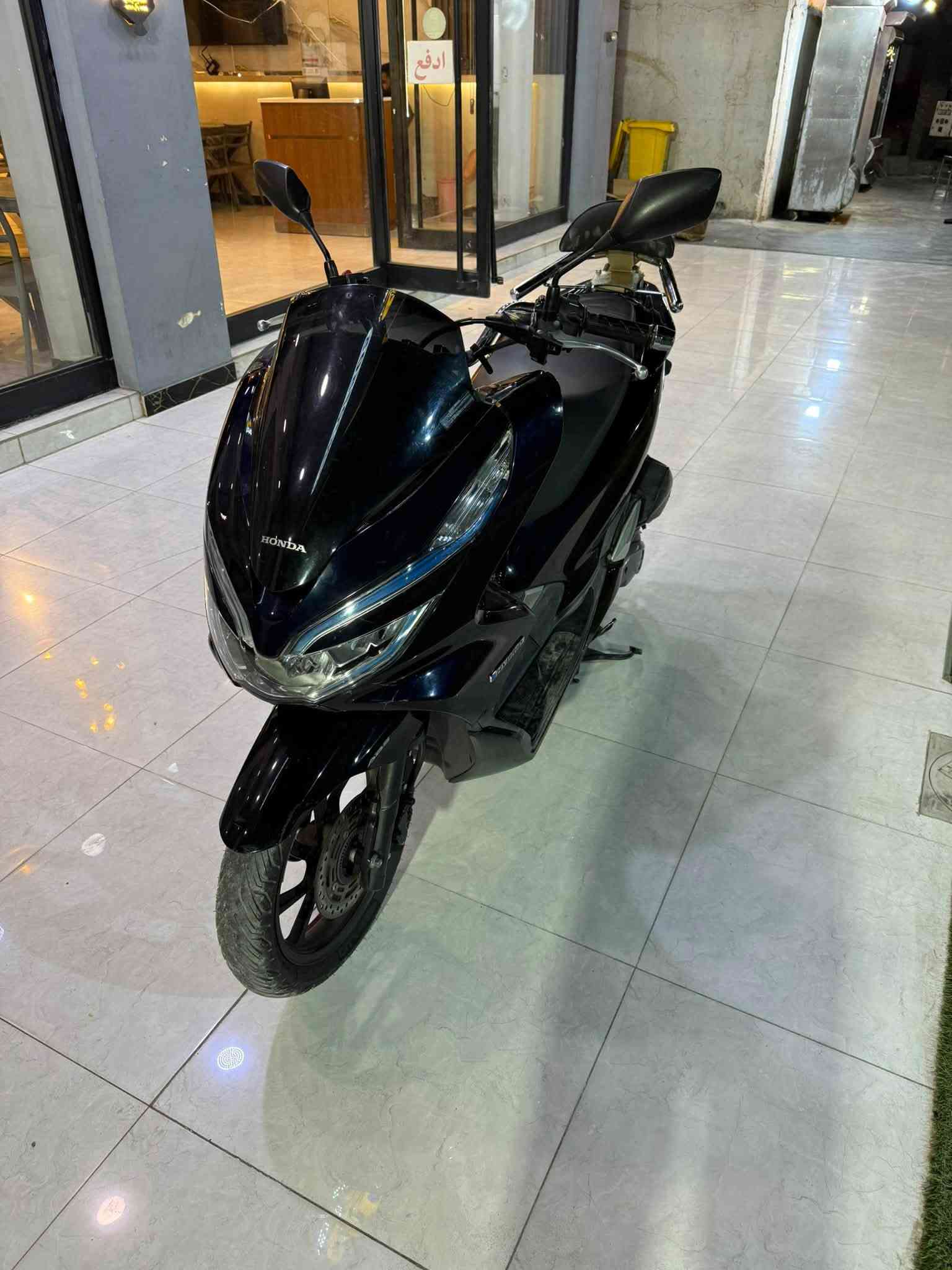 السلام عليكم. للبيع دراجة PCX  ياباني بلاد موديل ٢٠٢٠ مكفوله محرك وگفرات بلاديه  هايبرد (بانزين وشحن) للمعلومات الاتصال على الرقم ***********
