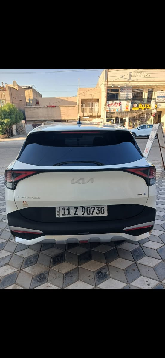 السلام عليكم سبورتج للبيع 2024  وارد امريكي هايبرد حادثها بسيط مكفوله من الصبغ عدى حادثها الي بالصور  السيارة كلها مكفوله رقمها بغداد بأسمي مكاني حي البنوك السعر 190 وبيها مجال رقم الهاتف ***********

