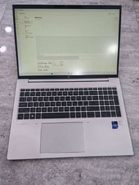 HP EliteBook 860 G10 • i7-1365U • حالة الوكالة