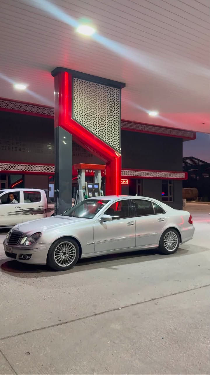 السلام عليكم 
للبيع  
W211 E350 4MATIC 2008
ايليكانس 
سياره بدون حادث بيها مكانات صبغ قليله
V6 3.5 المرغوب 
رادار تفاعلي
مثبت سرعه 
كشنات كهرباء
تدفئه كشنات 
حساسات امامي خلفي
سستم سماعت هارمن كاردن 
لايتات زنون داينمك 
تفاعليه مع حركه السياره
صدر جديد تبريد فول
و بعد باقي المواصفات المعروفه 
للاستفسار ***********
مكان السياره كركوك 
السعر 137
