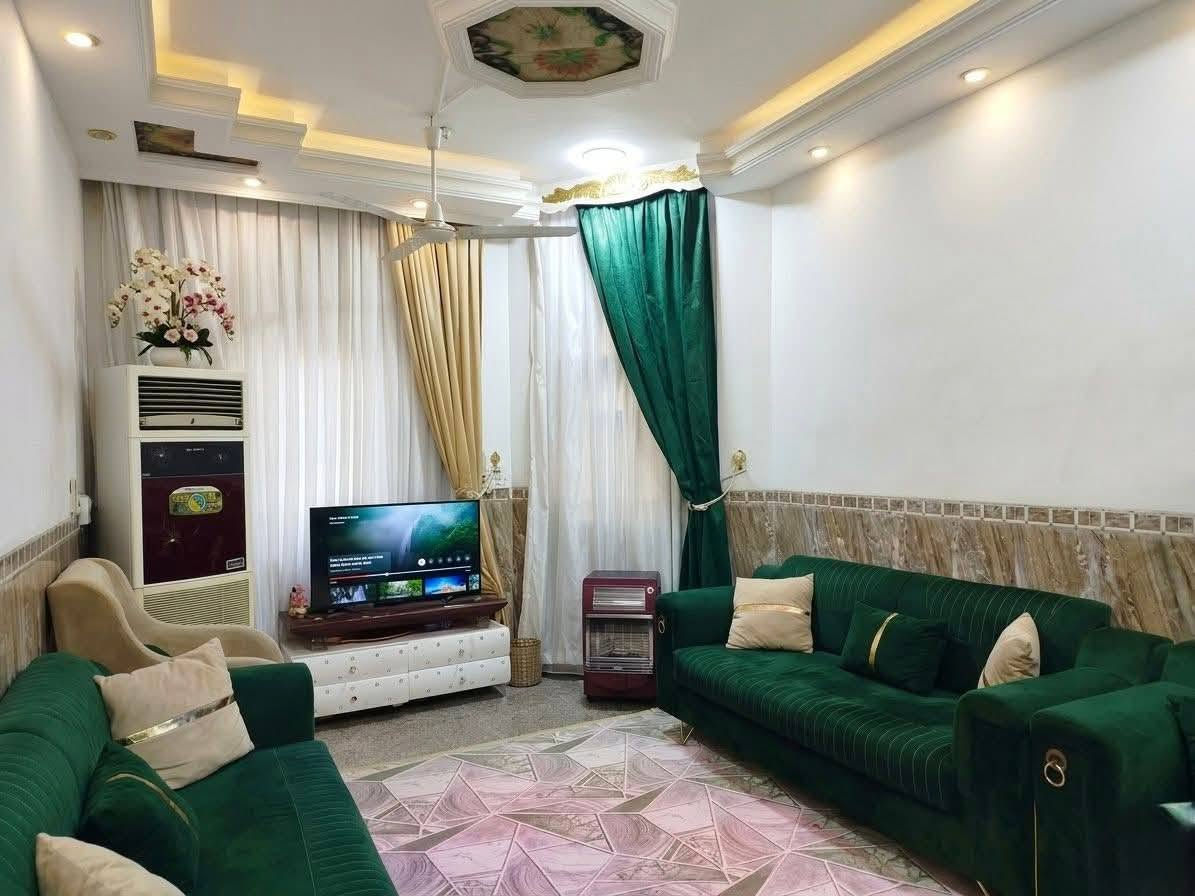 📢 اعلان 📢📢 اعلان 📢
👇               👇
⚜⚜ للبيع ⚜⚜ للبيع ⚜⚜
🏠 دار سكني طابو صرف 🏠 
📐 المساحة130 متر📐
٢ طابق 
🌍 الموقع / الحلة / حي الجزائر  الاولى / قرب مكبس التمور
🏤 الواجهة 6.5 متر والنزال ٢٠ متر 
🏤 يحتوي على 3 غرف نوم🌺  صاله🌺 هول عدد 2 🌺 مطبخ حار بارد عدد 2   🌺 مجمع صحيات عدد 2 🌺كراج

📷 صور المنزل مرفقة في المنشور
***********
 
⚜⚜⚜⚜⚜⚜⚜⚜⚜
