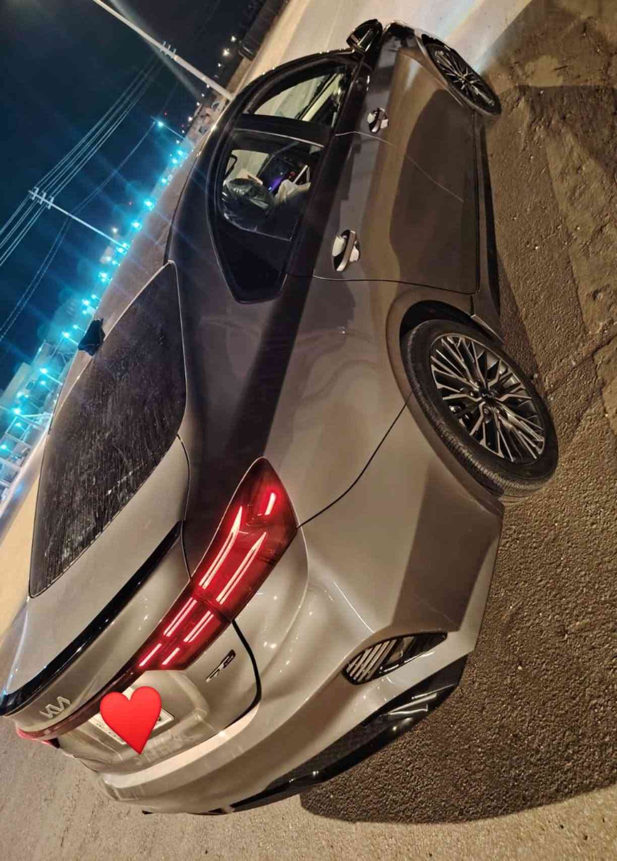 سلام عليكم خوتي العزاز كيا فورتي موديل 2023  أمريكي حادثه جاملغ بدون دواخل حجم محرك 2000
بصمه شاشه كبيره تشغيل عند بعئد سعرهه مناسب انتصل *********** مكاني ديوانيه
