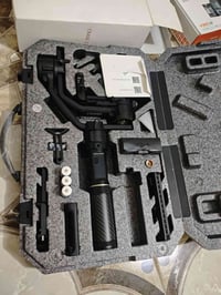 Zhiyun CRANE 2 جيمبال من شركة Zhiyun نوع Crane2  إضاءة مدمجة قوية جدًا...