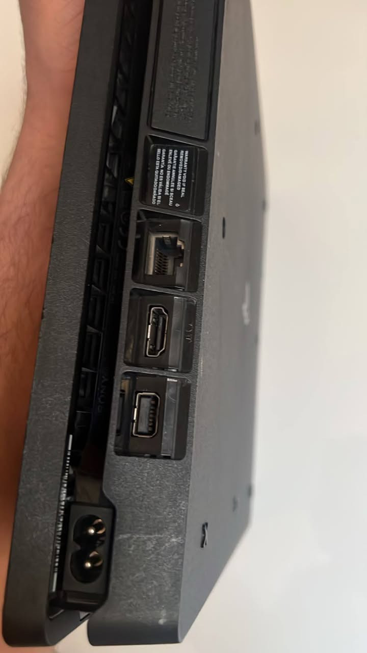 بلي 4 مع كامل الملحقات نضافة  %500GB   90 للتواصل واتساب ***********
