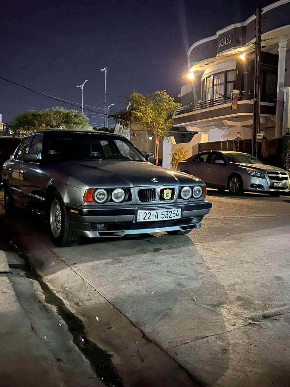 سلام عليكم سياره بي ام للبيع مديل1993رقم اربيل جديد سنويه جديد دفتر بانزين اوتماتيك سلايت فورميكه دبل ايرباك تبريت ثلج سياره بدون ضربه مصبوغ جماليه فقط شرط تحويل وكاله غرامه رقم *********** عنوان كركوك شورجه
